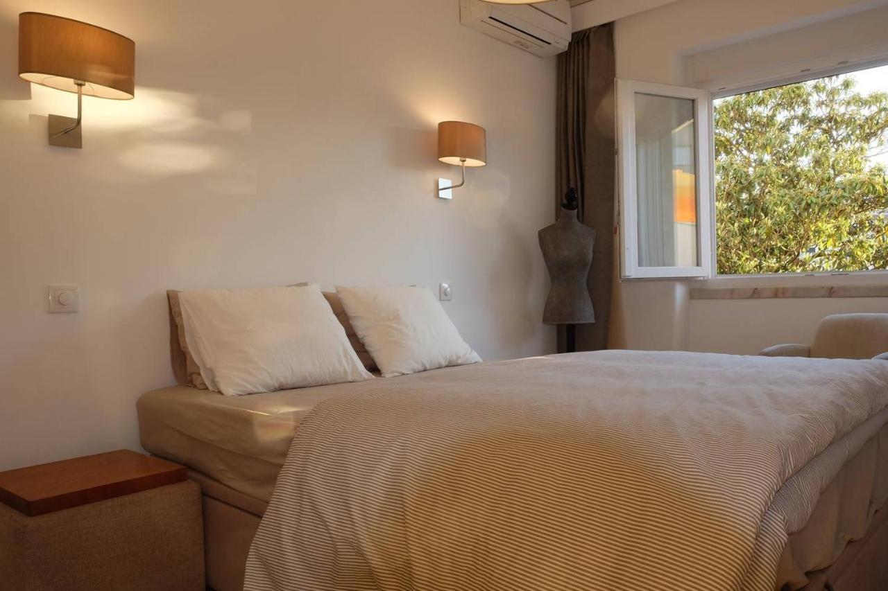Central 2 Bedroom Apt W/Garden And Pantheon Views Lisboa Extérieur photo