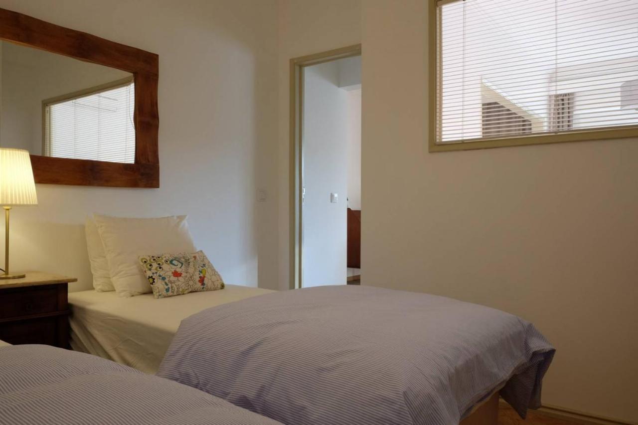 Central 2 Bedroom Apt W/Garden And Pantheon Views Lisboa Extérieur photo